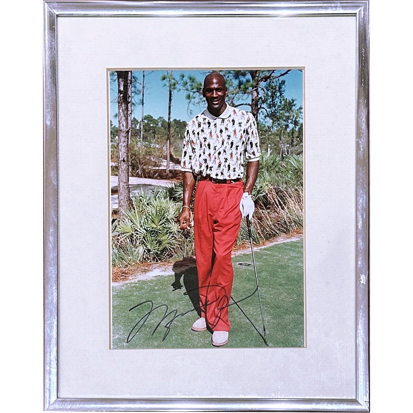 Michael Jordan Autographed Chicago Bulls Deluxe Framed 6x9 Photo - JSA