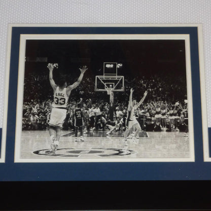 Christian Laettner Autographed Duke Blue Devils (White #32) Deluxe Framed Jersey w/ "The Shot, 3/28/92"