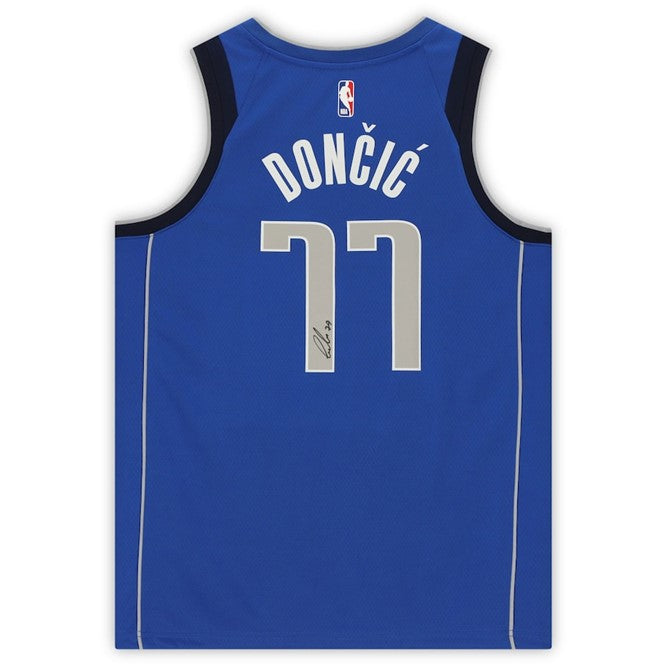 Luka Doncic Autographed Dallas Mavericks (Blue #77) Nike Swingman Jersey - Fanatics