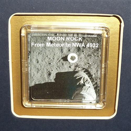 Buzz Aldrin Autographed Apollo 11 Moon Landing Deluxe Frame with 11x14  Photo, Mission Patch and Genuine Moon Rock - JSA