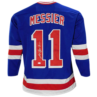 Official NHL shop roasted for selling autographed Messier Canucks